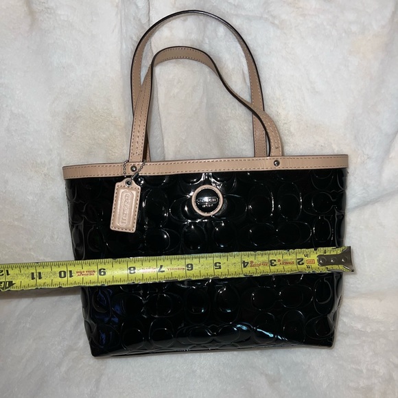 Black patent leather Coach purse - Picture 5 of 7
